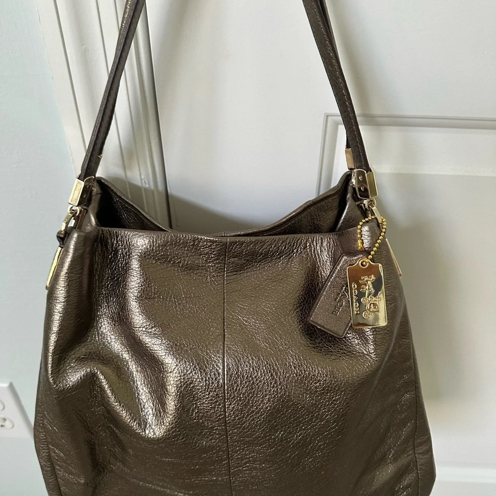 Coach - top handle 3 pocket- Vintage - lt.bronze w.gold accent - Picture 2 of 5